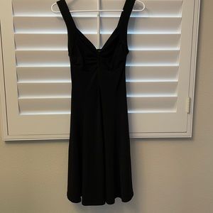 Sexy and flirty little black dress! Small. Moda